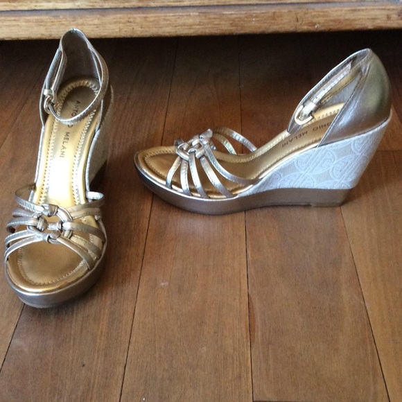Champagne gold platform wedges - Picture 2 of 7